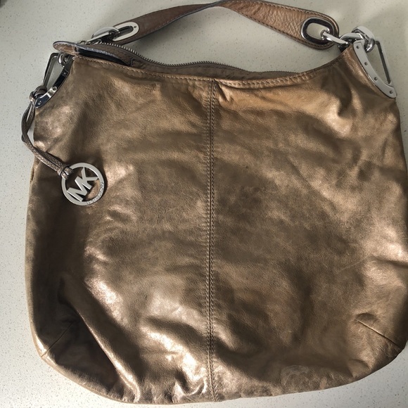 Michael Kors large metallic Hobo! - Picture 2 of 5